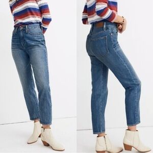 Madewell The Momjean in Downey Wash
Blue Jeans Denim Women's Size 26
